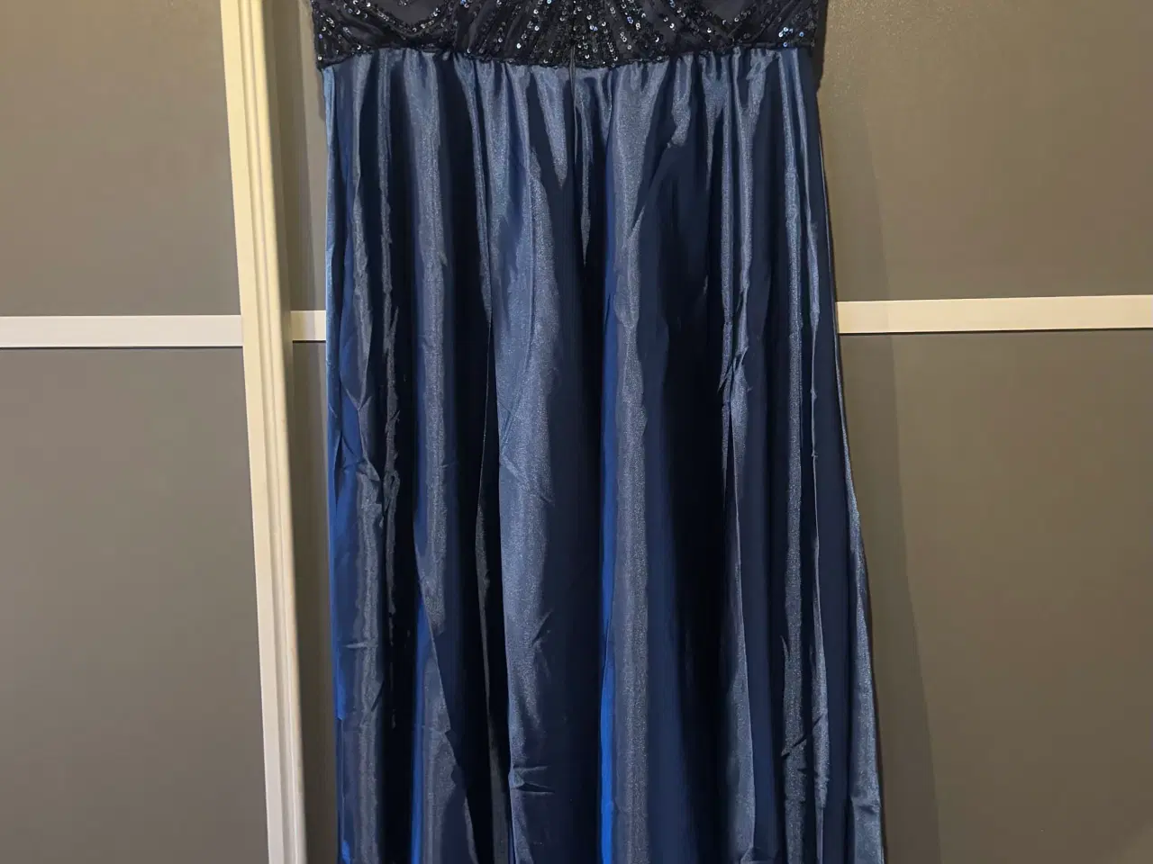 Billede 1 - Ny Galla kjole 