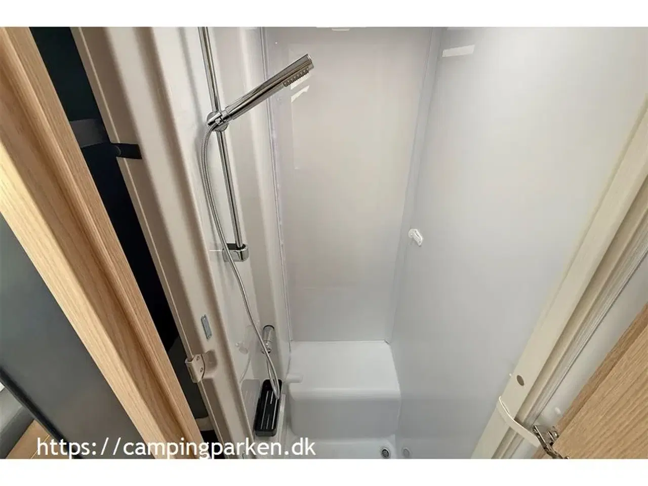 Billede 14 - 2026 - SunLight T 67 Adventure   Sunlights populære model med enkeltsenge, Adaptiv fartpilot, automatgear og sænkeseng