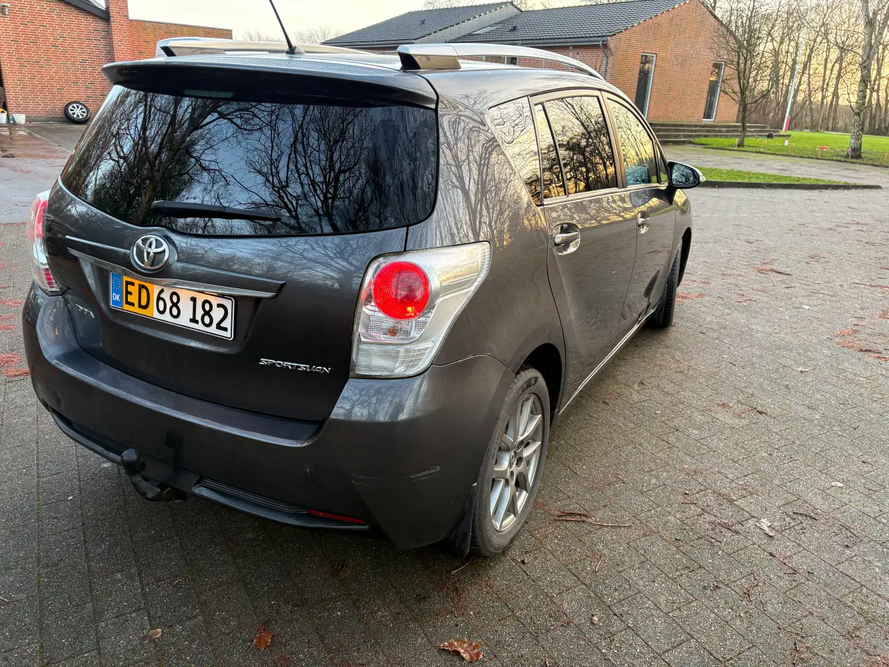 Billede 4 - Nysynet Toyota sportsvan