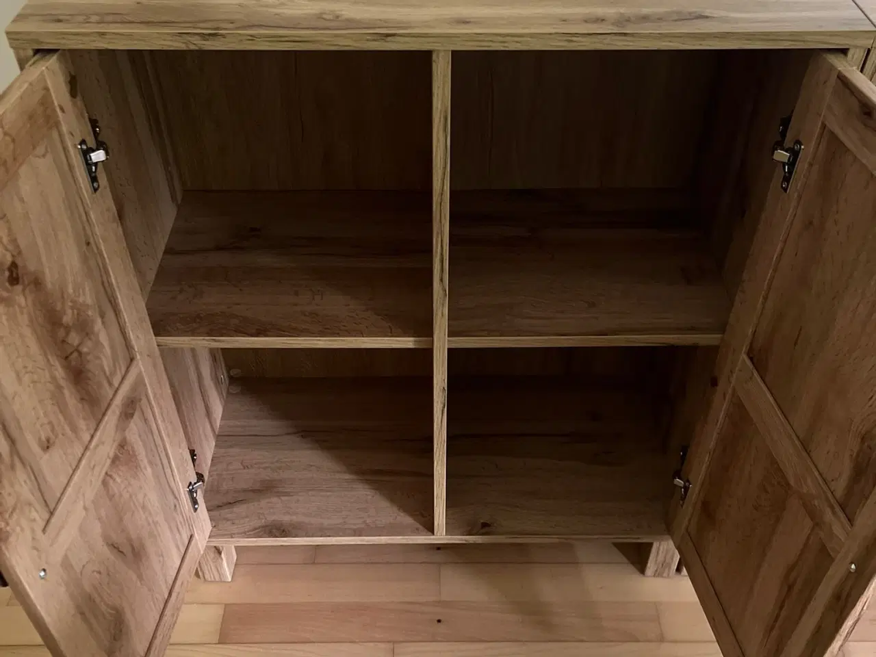 Billede 4 - JYSK Cabinet with doors