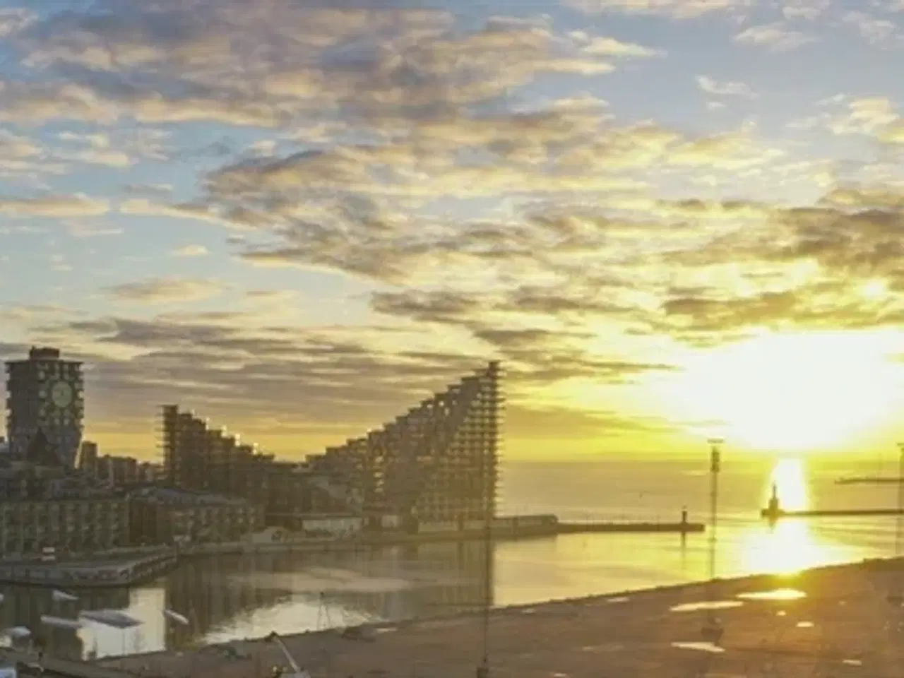 Billede 1 - Kontorklynge med fire pladser og panoramaudsigt over havnen