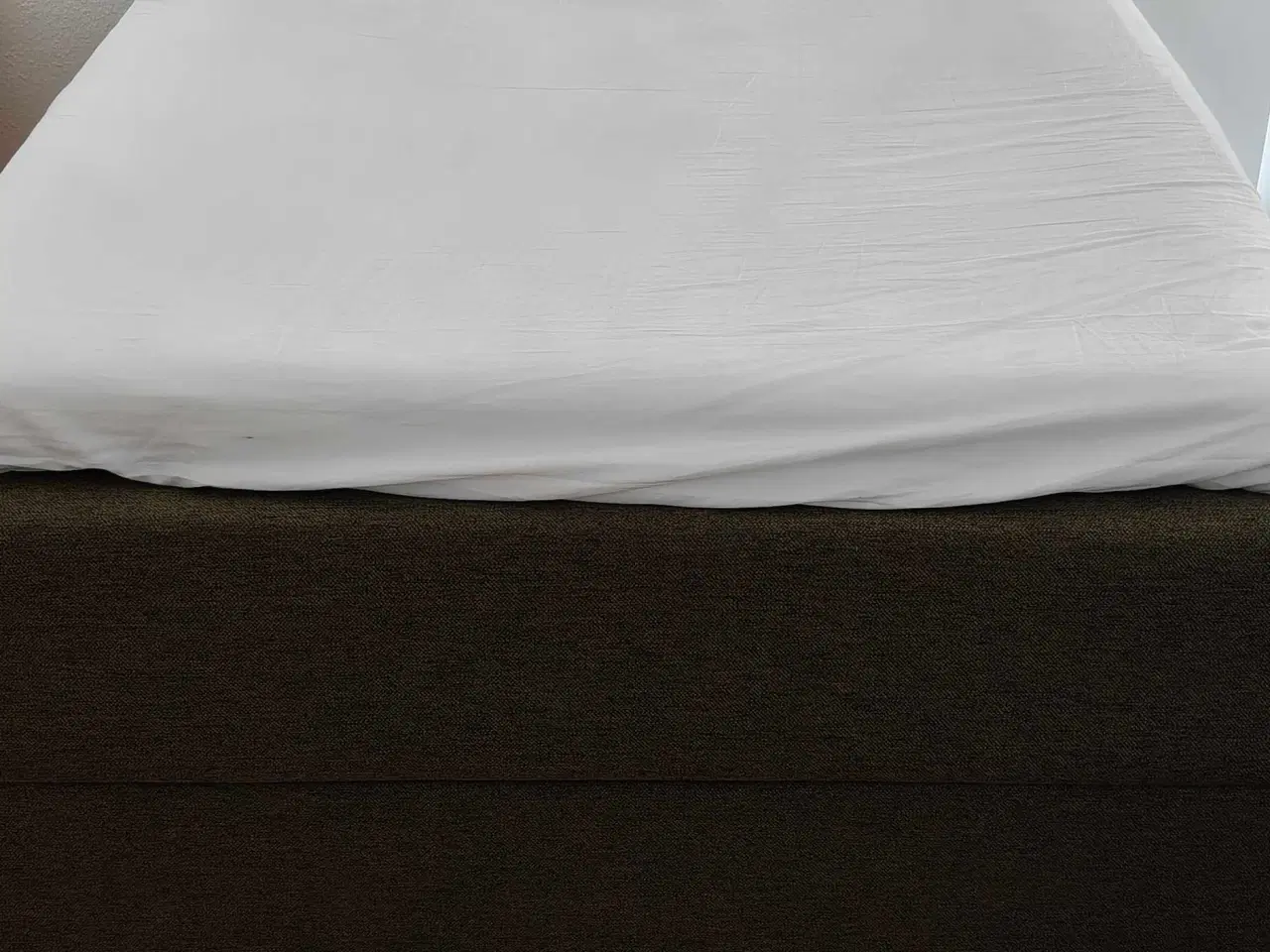Billede 2 - Næsten ny opbevaringsseng. 120x200cm