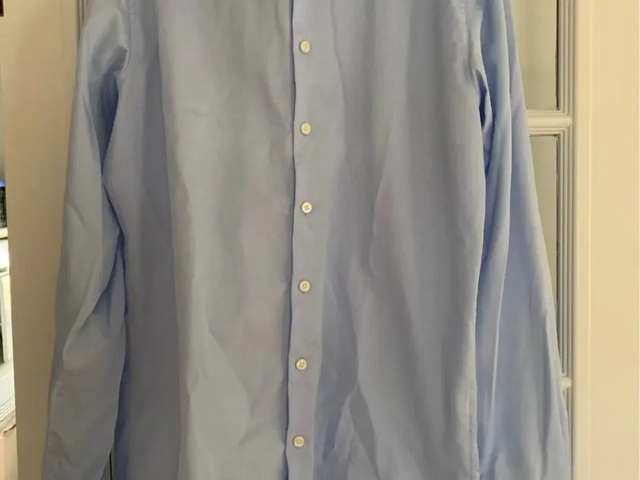 Billede 1 - Lyseblå skjorte str. M