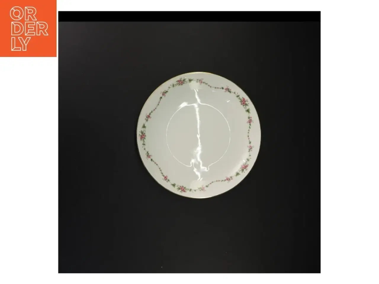 Billede 3 - Porcelænsskål med blomsterdekoration fra Benedikte (str. Diameter 21 og en halv cm)