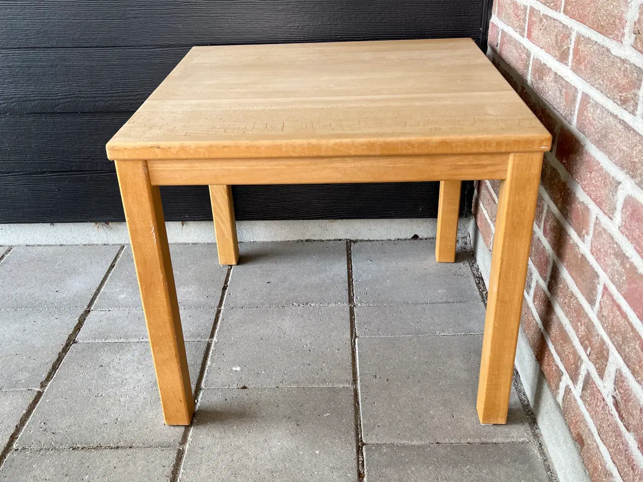 Billede 1 - Sofabord massiv bøg 59x59, højde 53