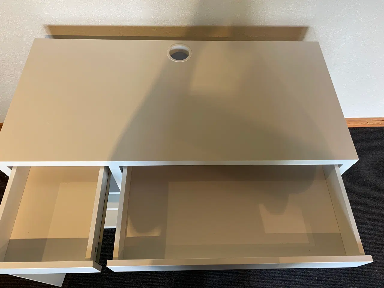 Billede 3 - MICKE skrivebord 105 cm x 50 cm