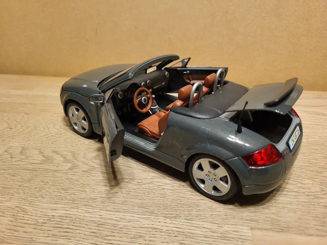 Billede 6 - Modelbil. Audi TT Roadster 3,2 v6 (2001) Skala 1/1