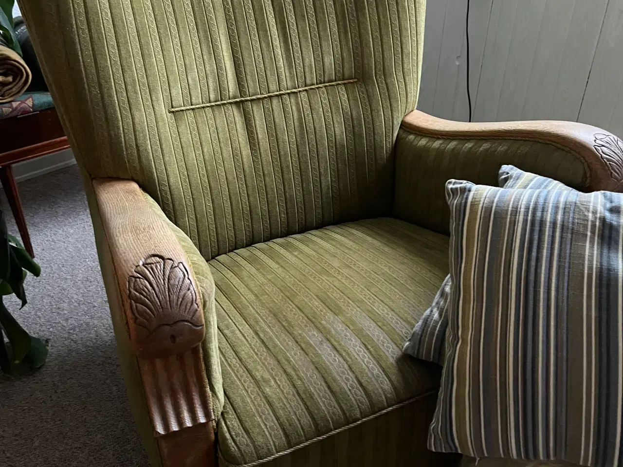 Billede 2 - Sofa og stol i egetræ 