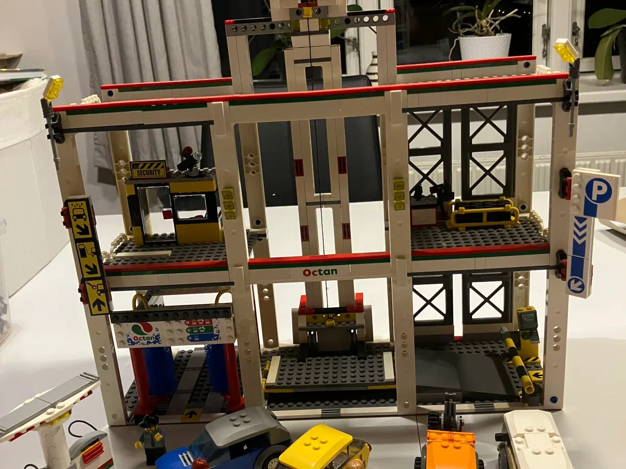 Billede 1 - Lego city -4207 - stort garageanlæg