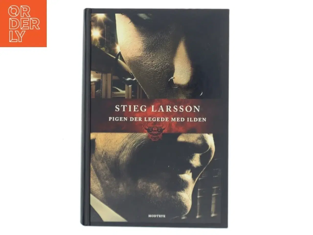 Billede 1 - Pigen der legede med ilden af Stieg Larsson (Bog)