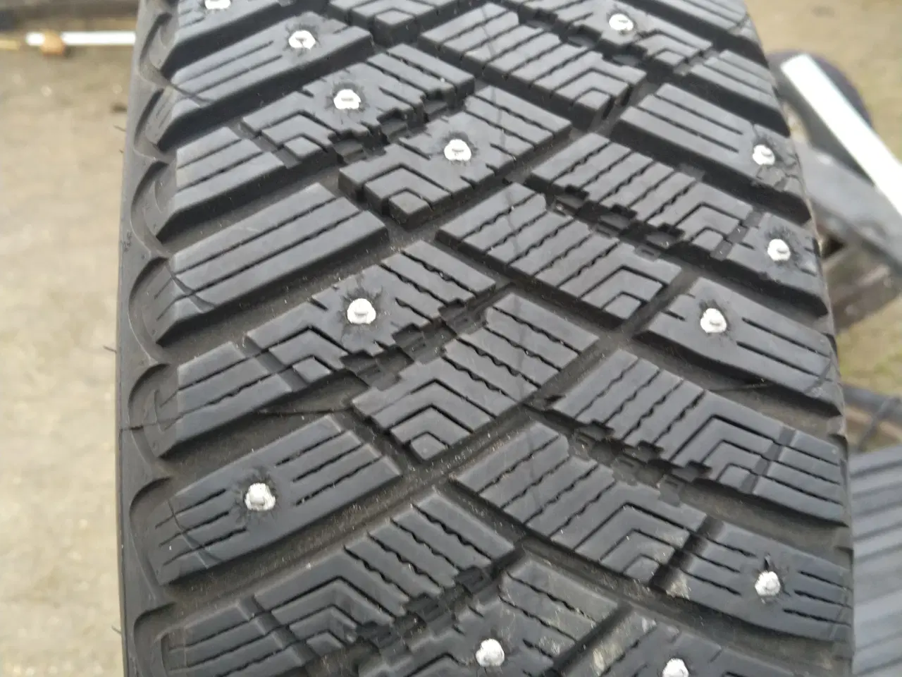 Billede 6 -  Goodyear Ultragrip Ice arctic pigdæk. 