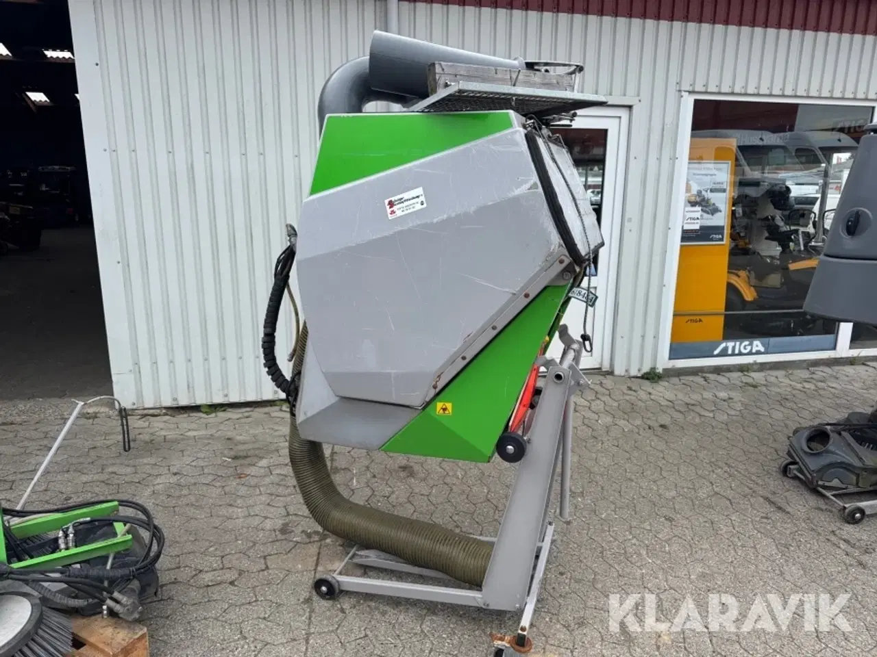 Billede 2 - Feje/- Suge Anlæg Med Koste Egholm FS2100