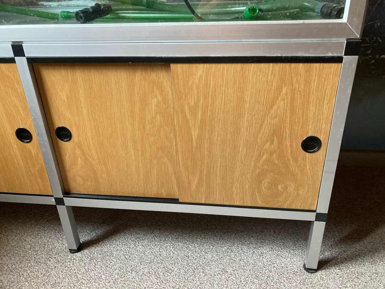 Billede 2 - Akvarie 600 ltr m/ akvarieskab