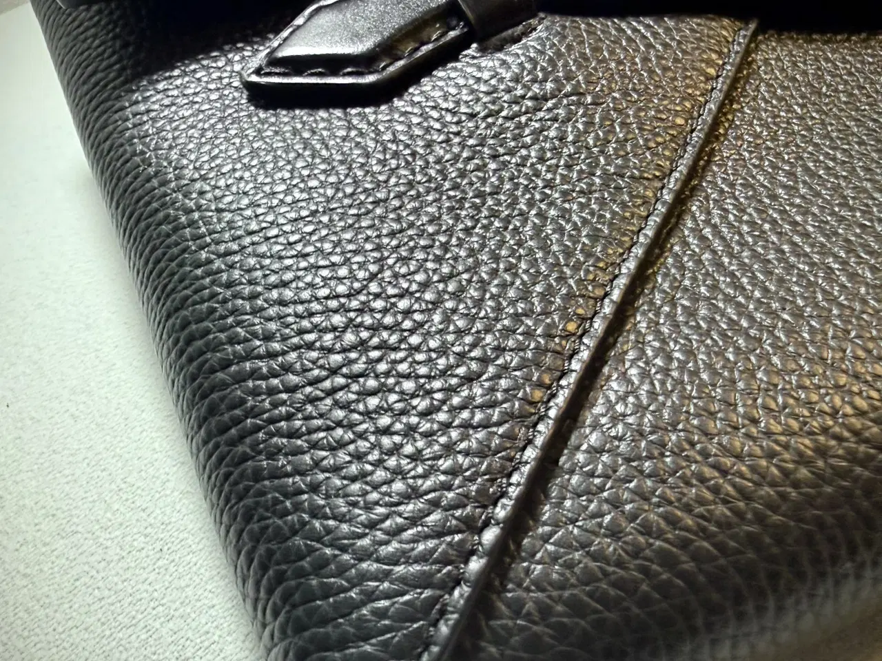 Billede 3 - 👝 Montblanc stor clutch i sort læder - ubrugt