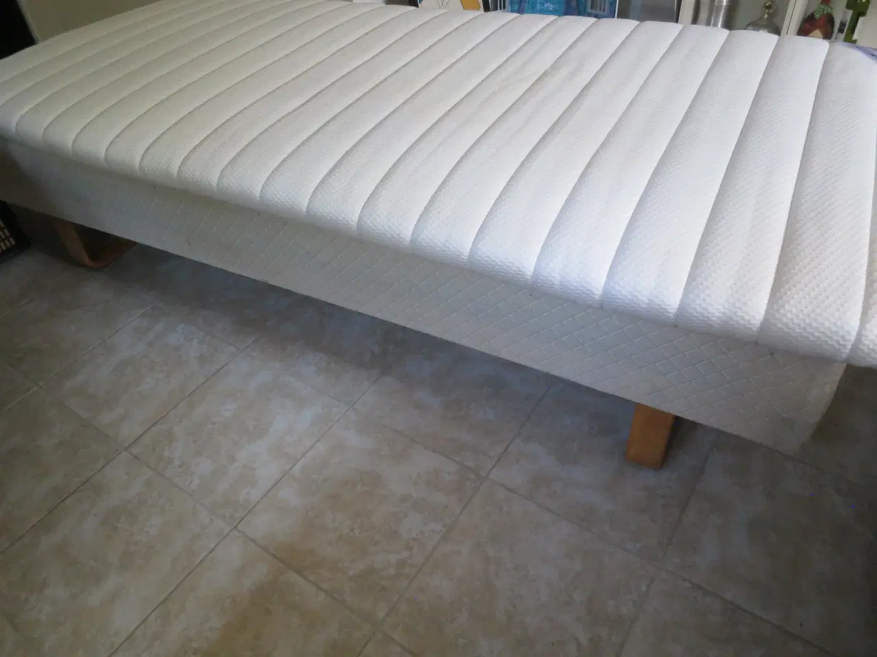 Billede 2 - Boxmadras med meder og god topmadras 90 x 200