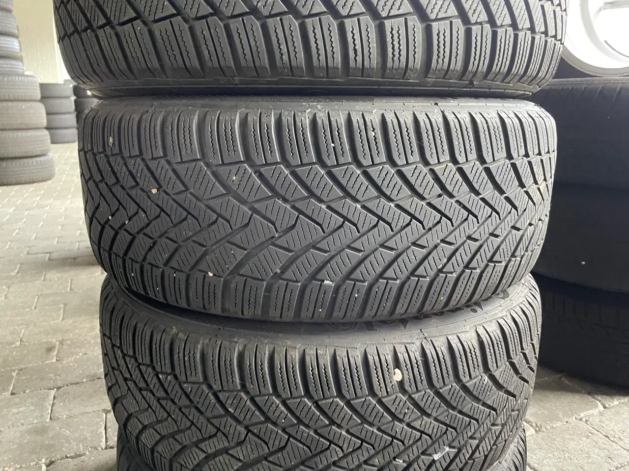 Billede 4 - 16 VW Passat 215/55r16 Ref.824 vinter