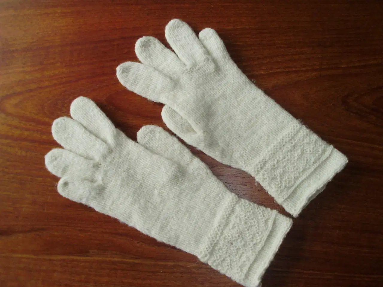 Billede 2 - Handsker, luffer og hovedtøj