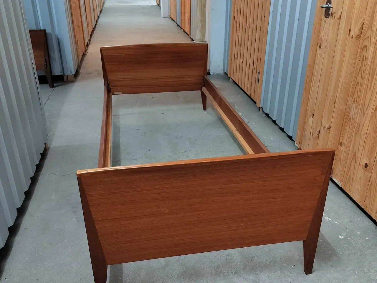 Billede 5 - Flotte teak senge