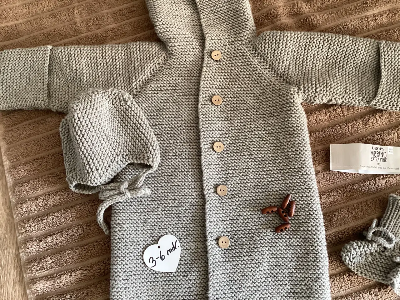 Billede 2 - Håndstrikket Selmas sovedragt med hue og futter 3-