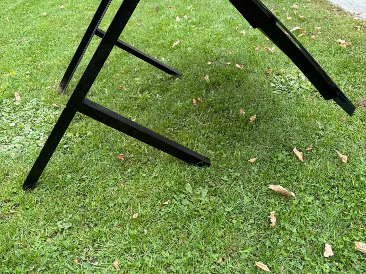 Billede 4 - Garage til robotplæneklipper 