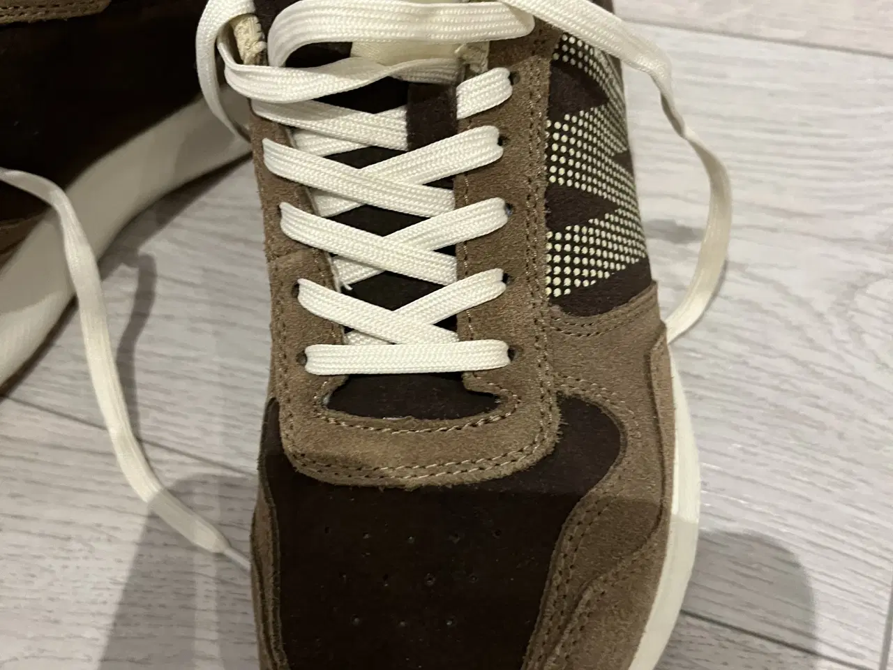 Billede 2 - Wooden str. 38