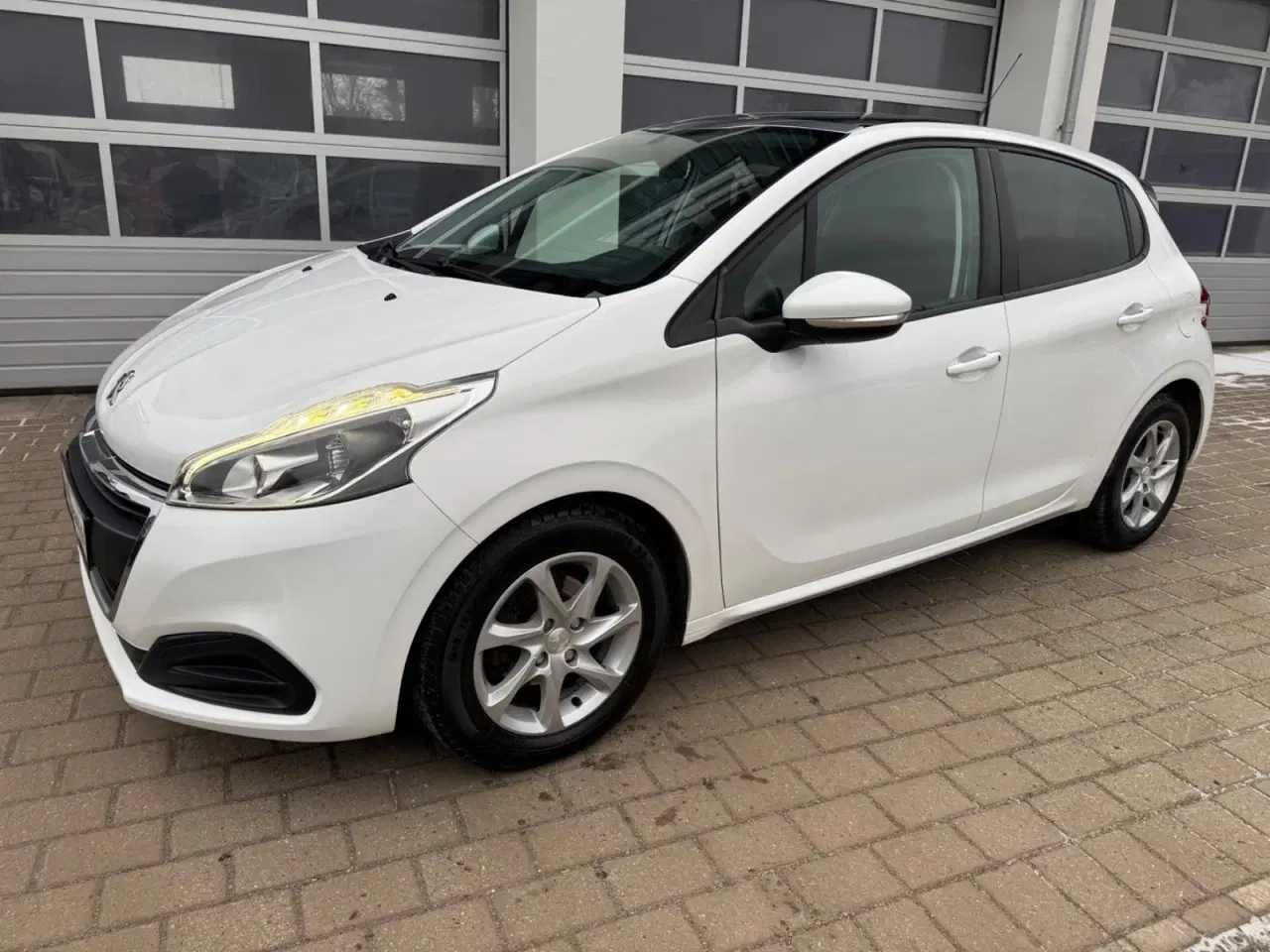 Billede 1 - Peugeot 208 1,6 BlueHDi 100 Chili Sky+