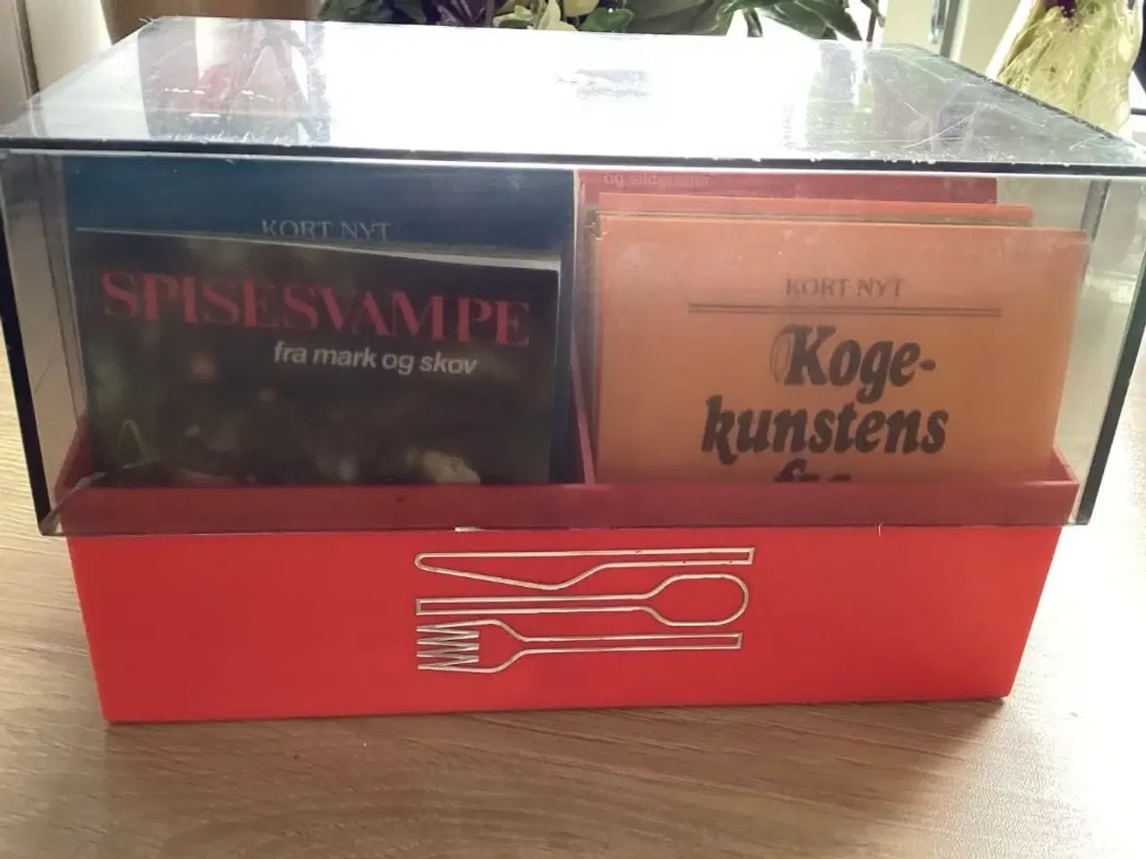 Billede 8 - Hjemmets opskrifter i kasse/boks