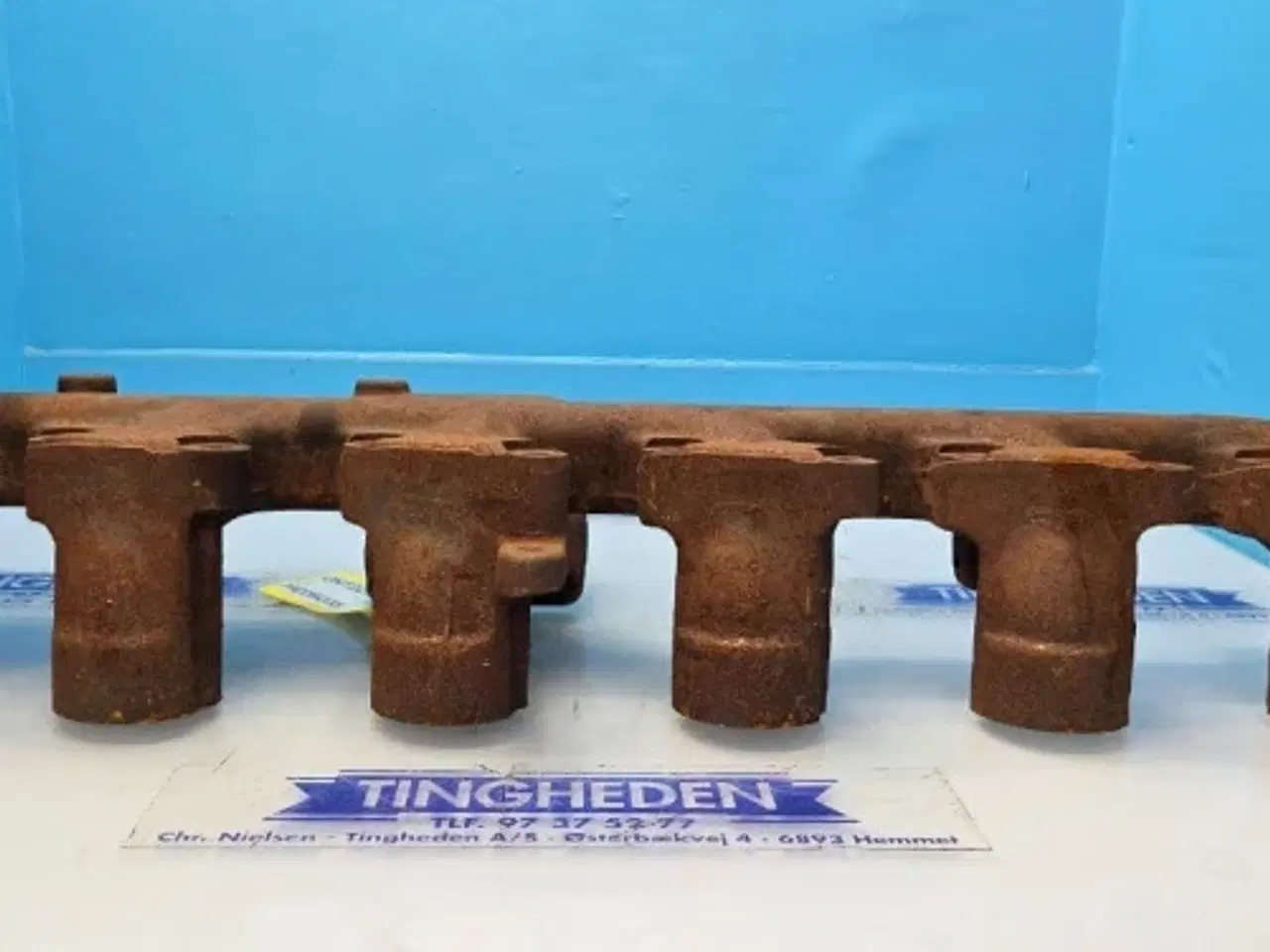 Billede 2 - John Deere  6068   Manifold   R521308