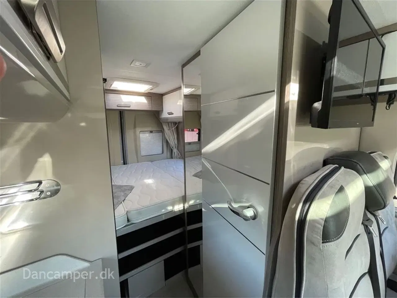 Billede 27 - 2022 - Chausson Premium Road Line   Kommissionsbil!  Speciallakering, 9 trins automatgear, 160 Hk,  træk og skyroof