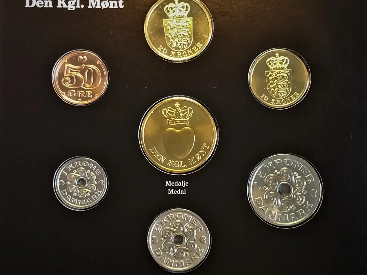 Billede 1 - DET KGL MØNTSÆT 2012 med CHRISTIAN X MONOGRAM
