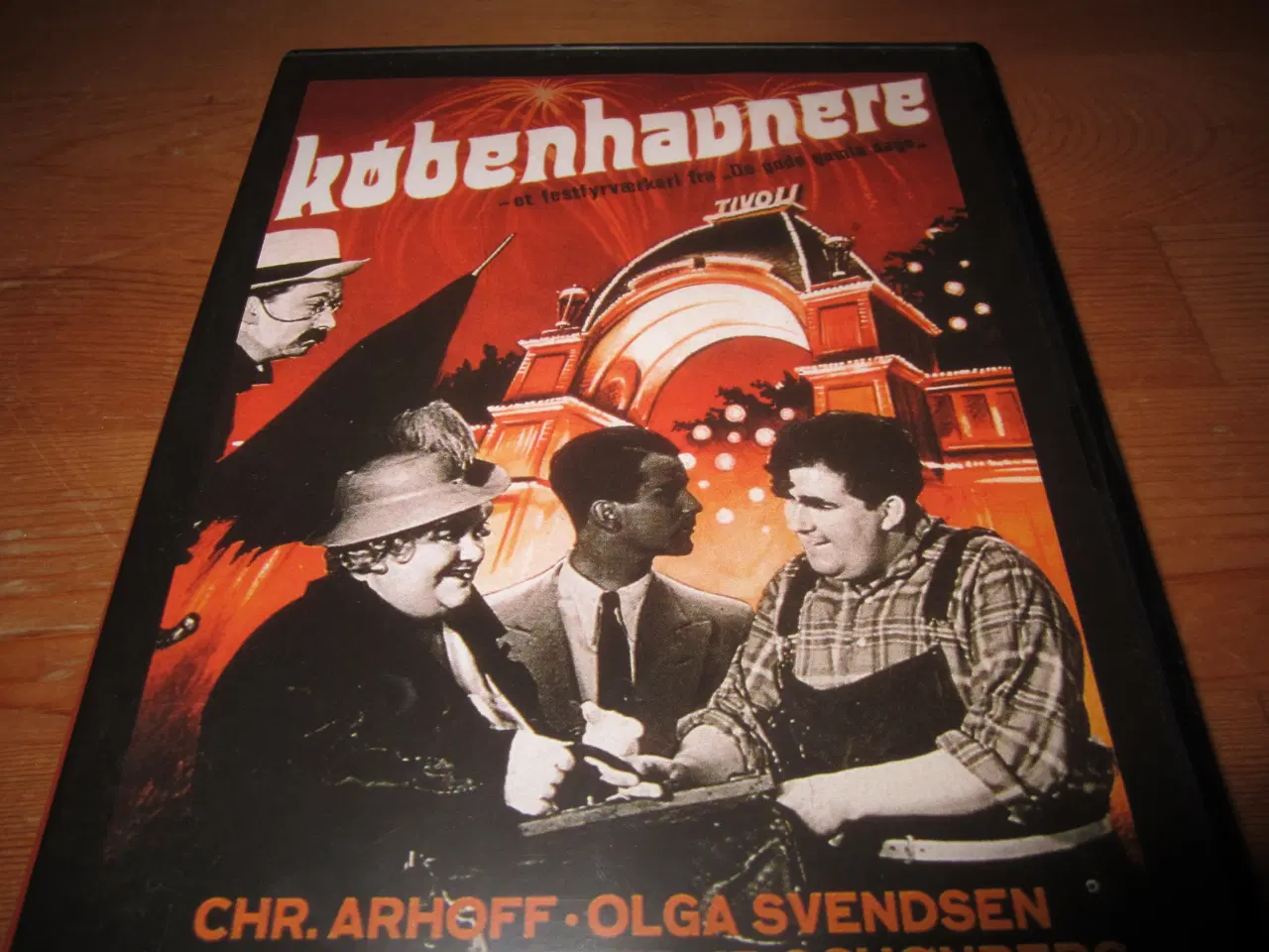 Billede 1 - KØBENHAVNERE. Et festfyrværkeri.