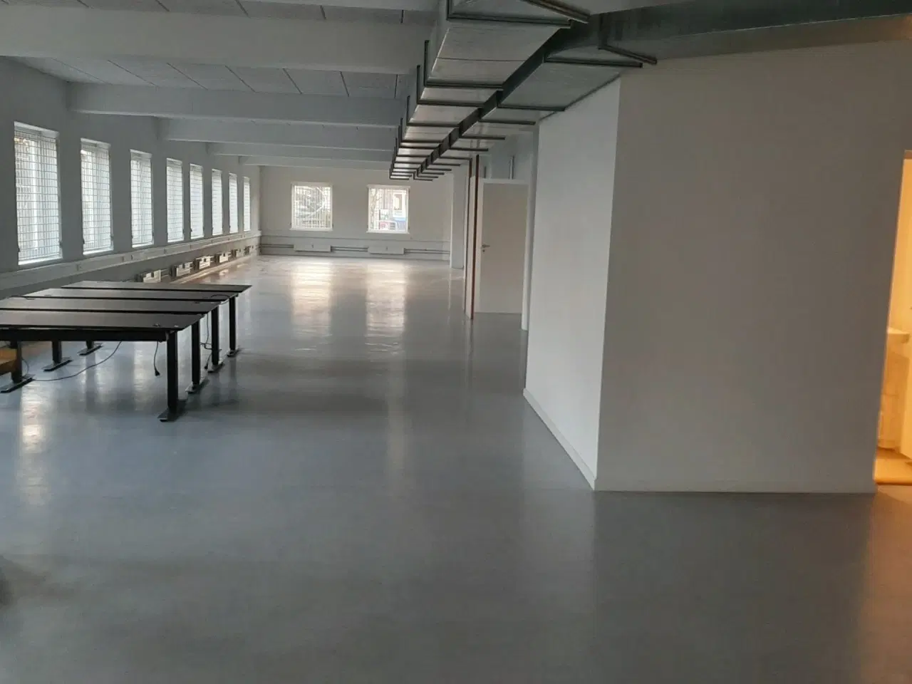 Billede 6 - Lager. Værksted, Butik, Showroom, Undervisning- med port
