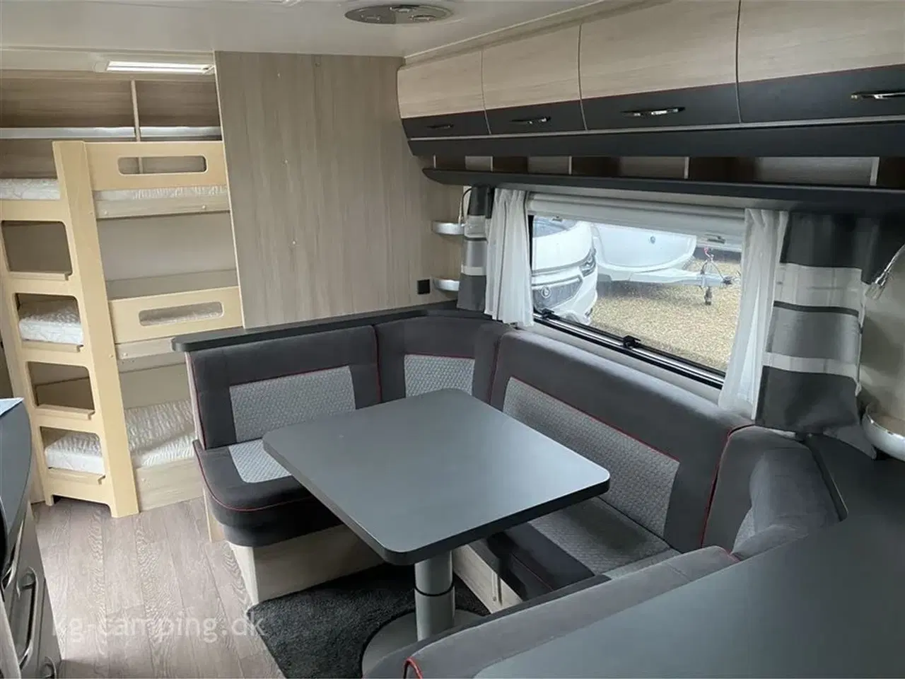 Billede 11 - 2018 - Hobby De Luxe Edition 560 KMFe 3-køjers vogn med dobbeltseng