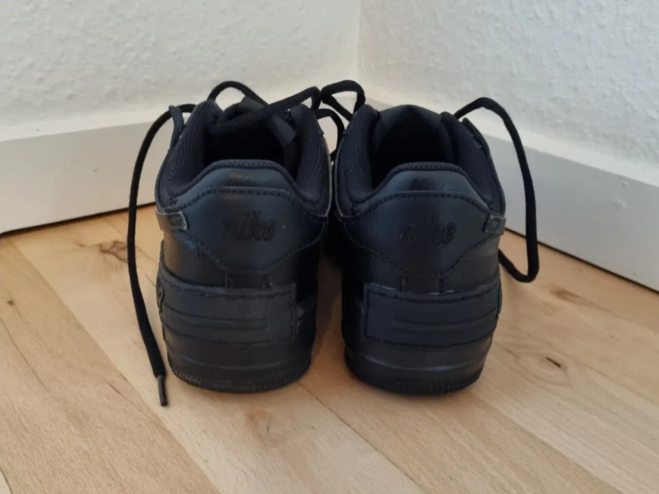 Billede 4 - NIKE W AF1 SHADOW Black sneakers str.37,5