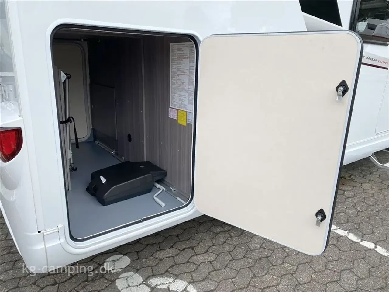 Billede 3 - 2022 - Hobby Ontour Edition V65   MEGET velholdt Hobby autocamper med kun 20.000 km. på tælleren