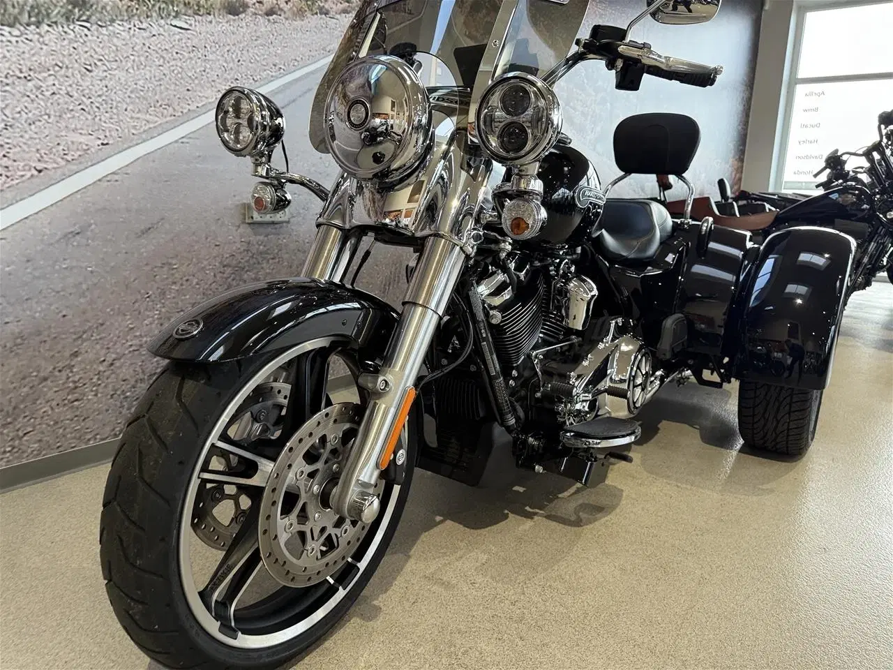 Billede 37 - Harley-Davidson FLRT Freewheeler Trike 114"