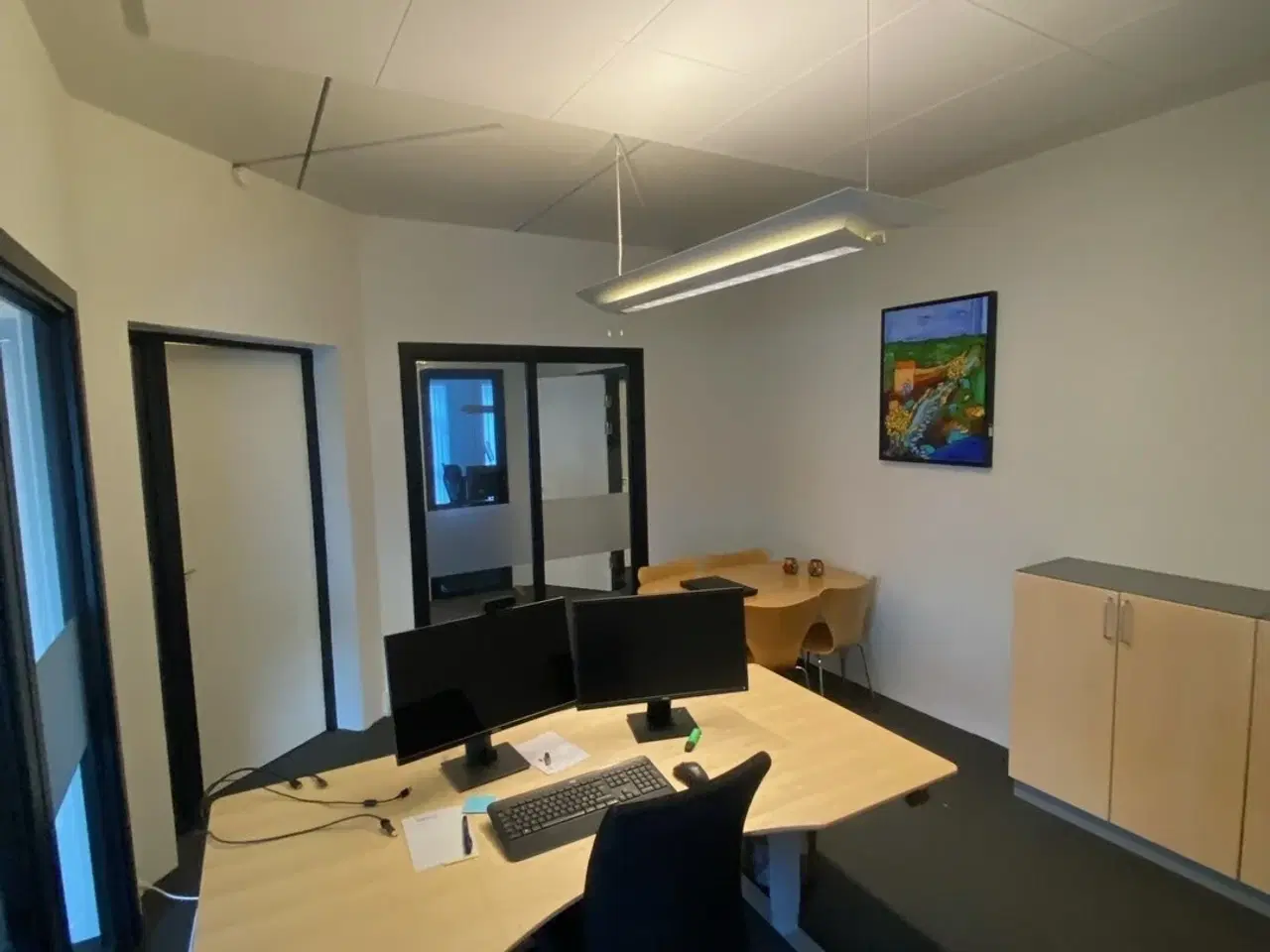 Billede 2 - 19m2 kontor med god plads