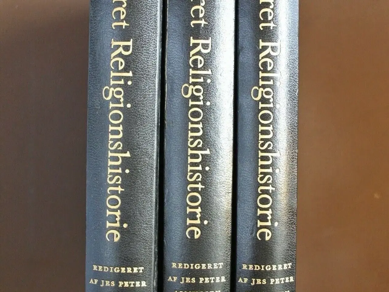 Billede 1 - illustreret religionshistorie 1-3, red. af jes pet