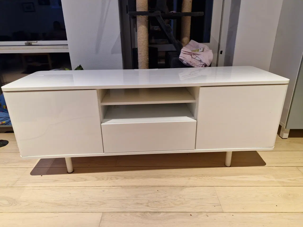 Billede 5 - Tv bænk fra ikea