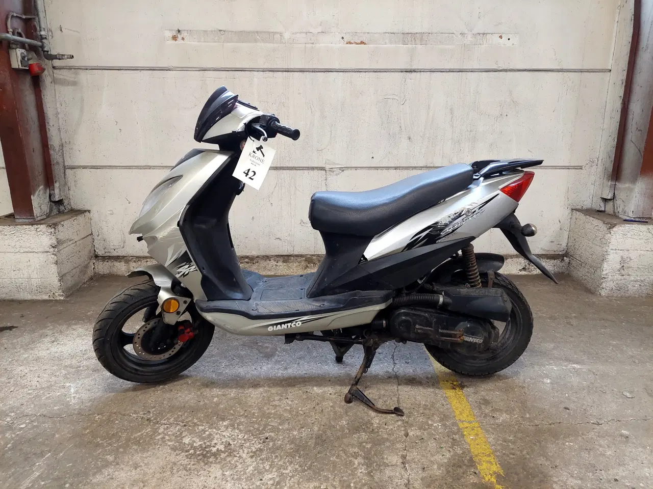 Billede 1 - Giantco Stealth, lille knallert årg 2008