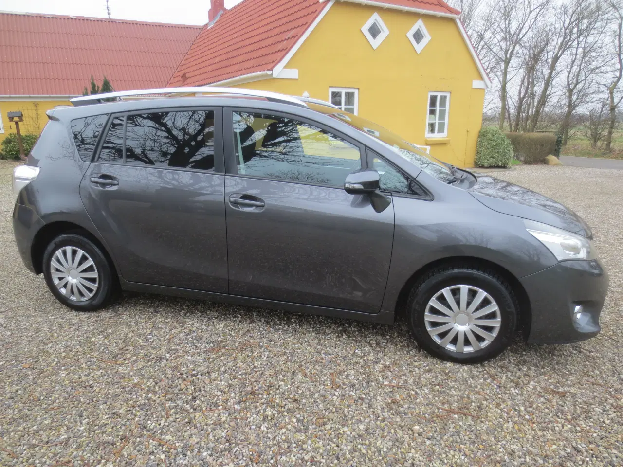 Billede 4 - Toyota Verso 1.6 D 7 Pers År 2014. 