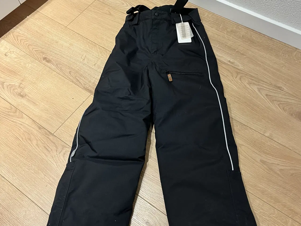 Billede 1 - Nye skibukser fra PompdeLux 134-140