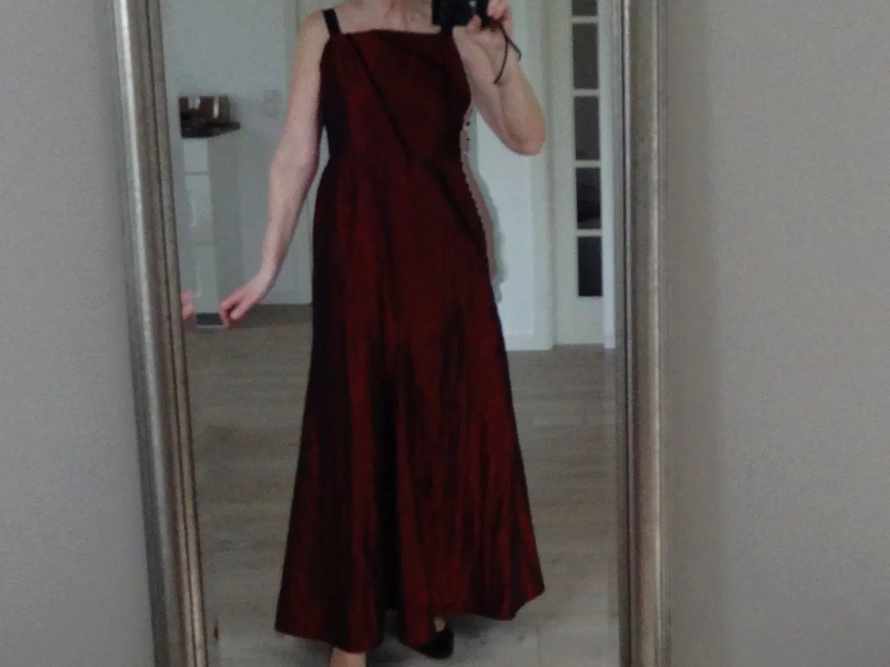 Billede 12 - Gallakjole, Elinette, Festkjole inkl. jakke str. M