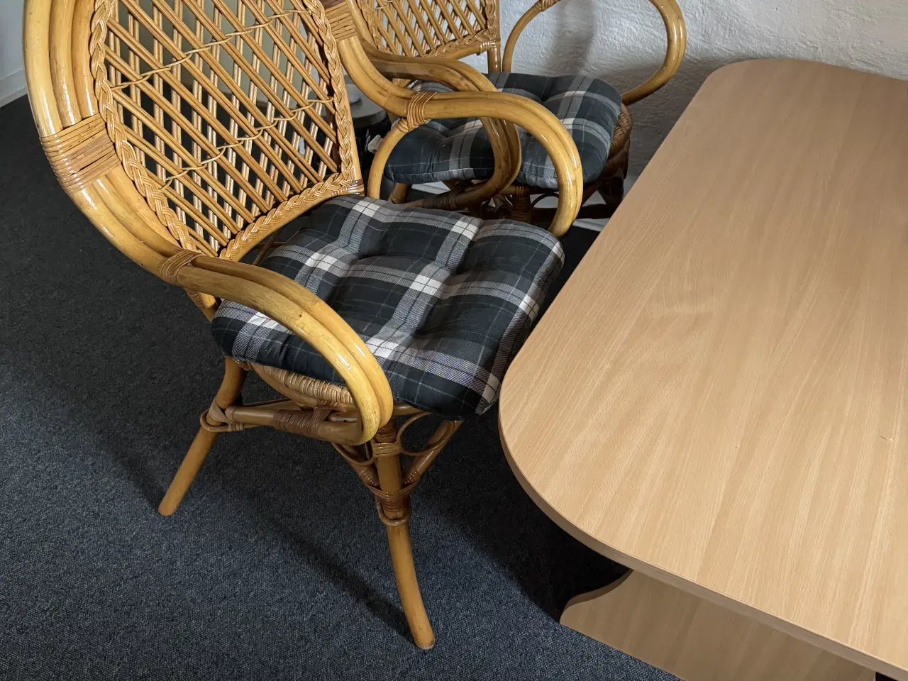 Billede 1 - Bord og stole