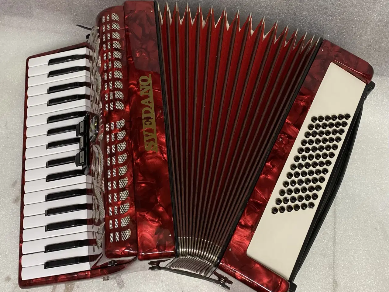 Billede 8 - Denne flotte røde Svadano-harmonika