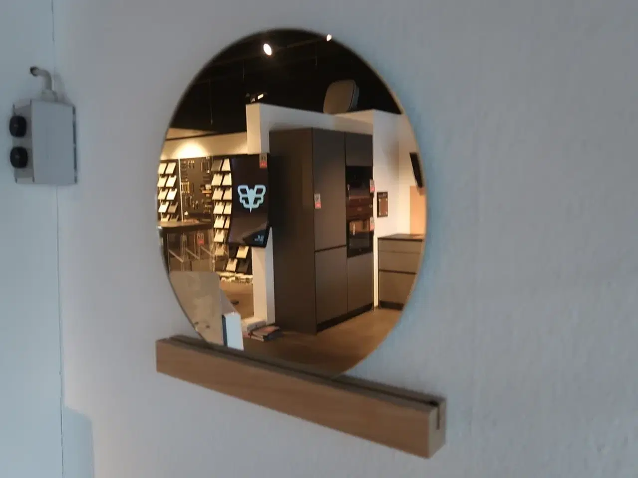 Billede 1 - Spejl med hylde