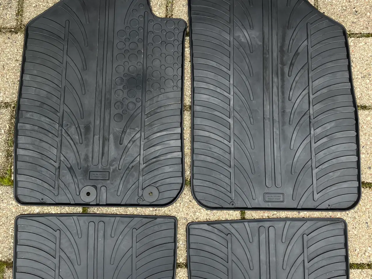 Billede 4 - Dacia Spring - frunk, måtter, ladekabel