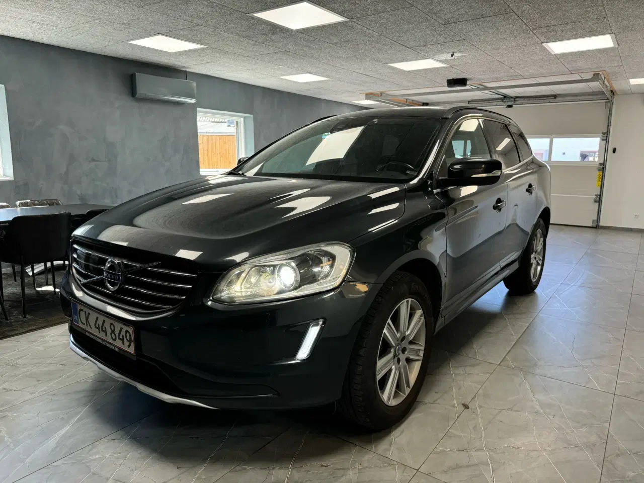 Billede 2 - Volvo XC60 2,4 D5 Momentum AWD 220HK Van Aut.