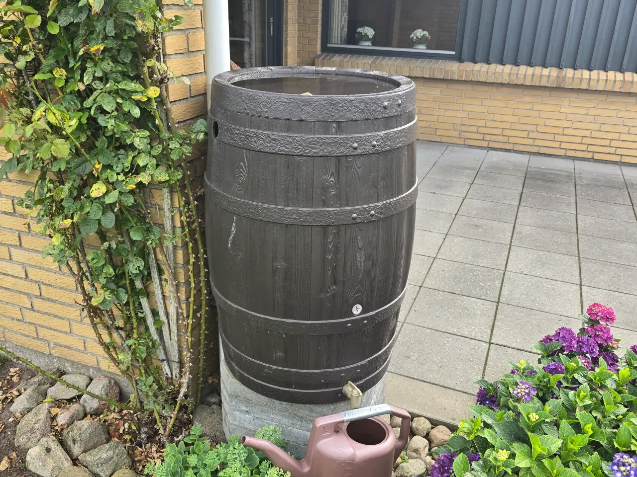 Billede 2 - Regnvandstønde 220l vintønde look