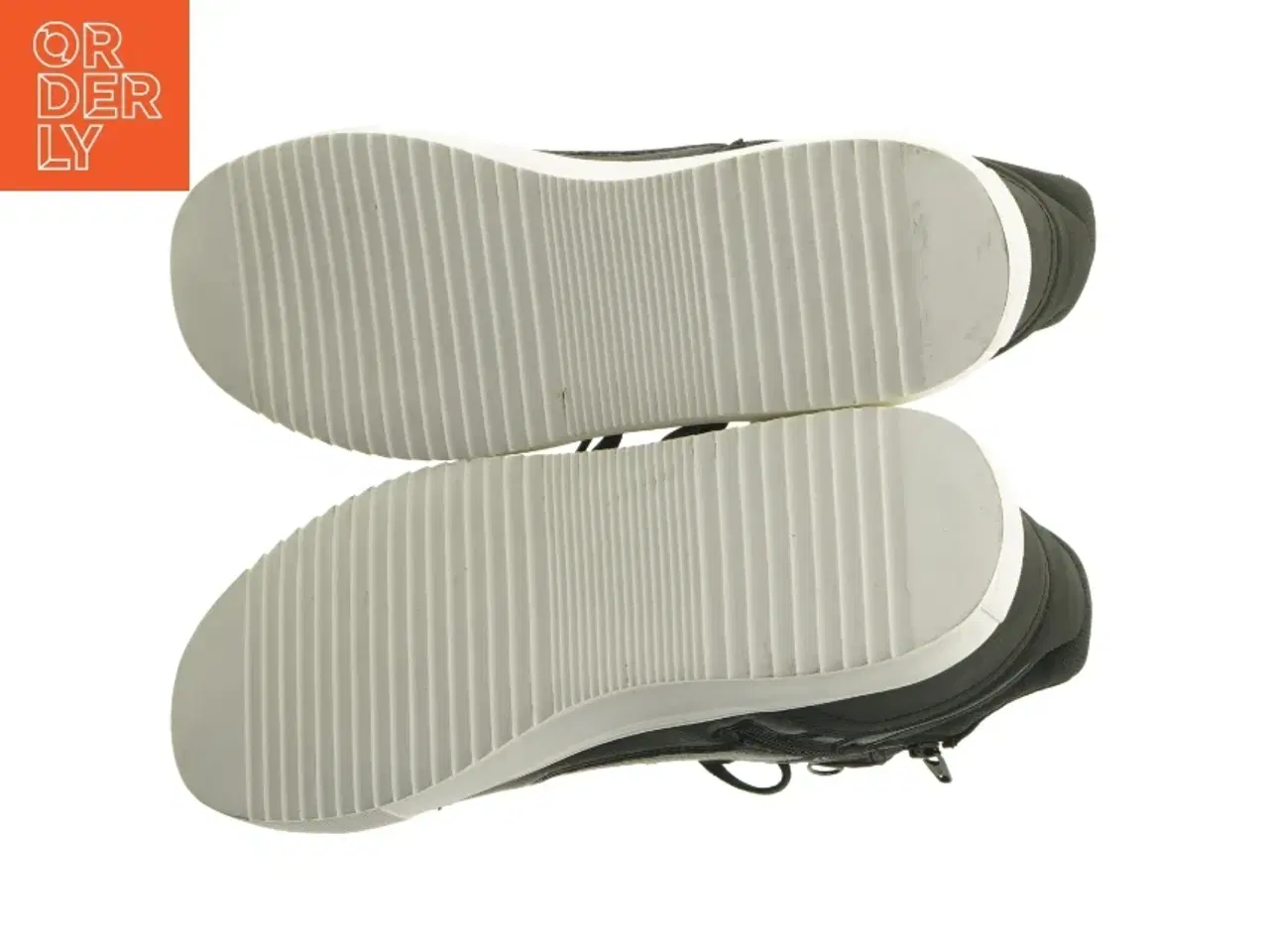 Billede 5 - Sorte sneakers str. 45